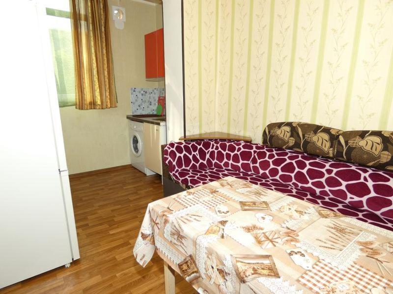Квартира В Пицунде На Агрба 19 К1 Appartement Pitsoenda Buitenkant foto