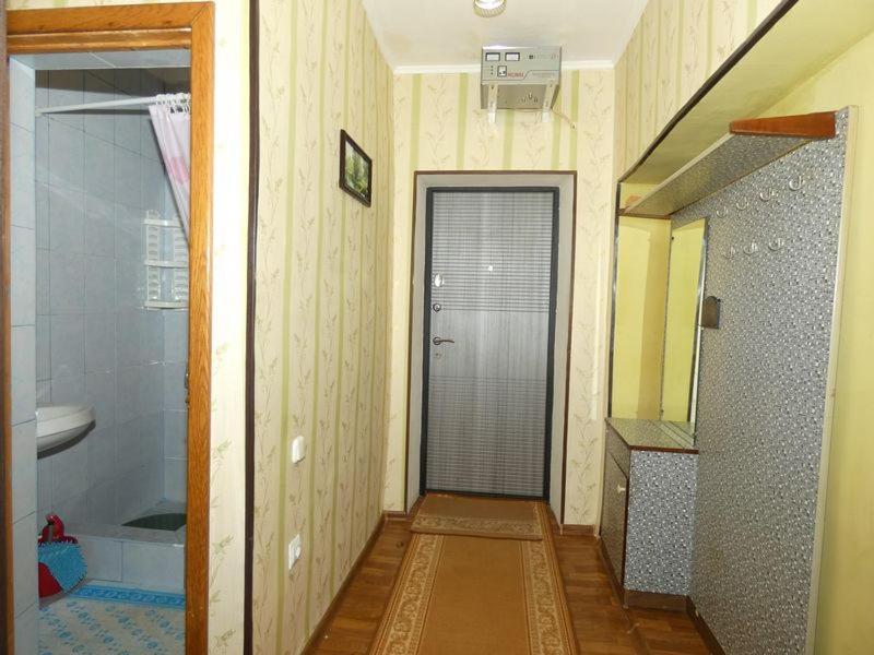 Квартира В Пицунде На Агрба 19 К1 Appartement Pitsoenda Buitenkant foto